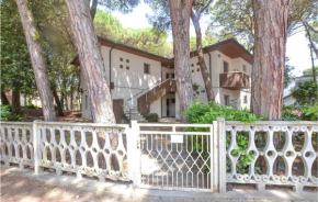 Beautiful apartment in Rosolina Mare with WiFi and 2 Bedrooms